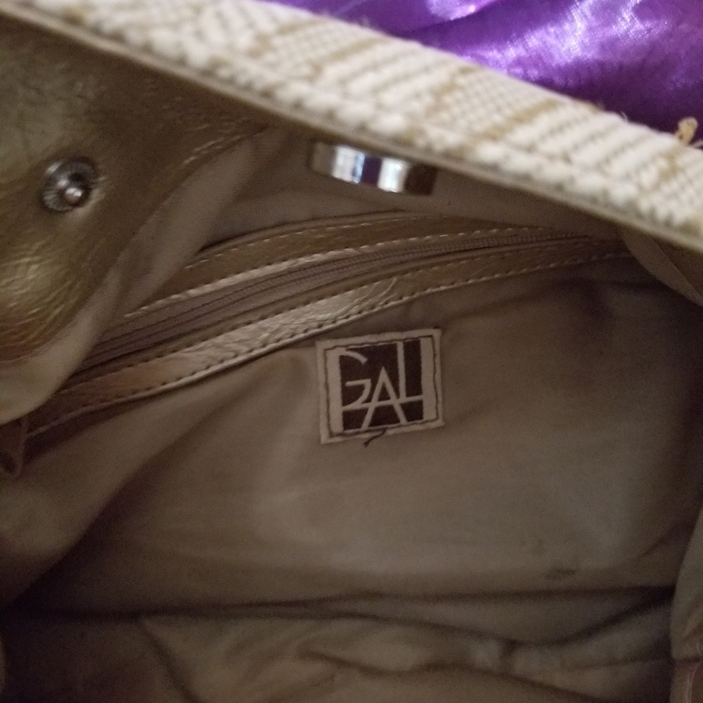 Gal Purse - Picture 3 of 4